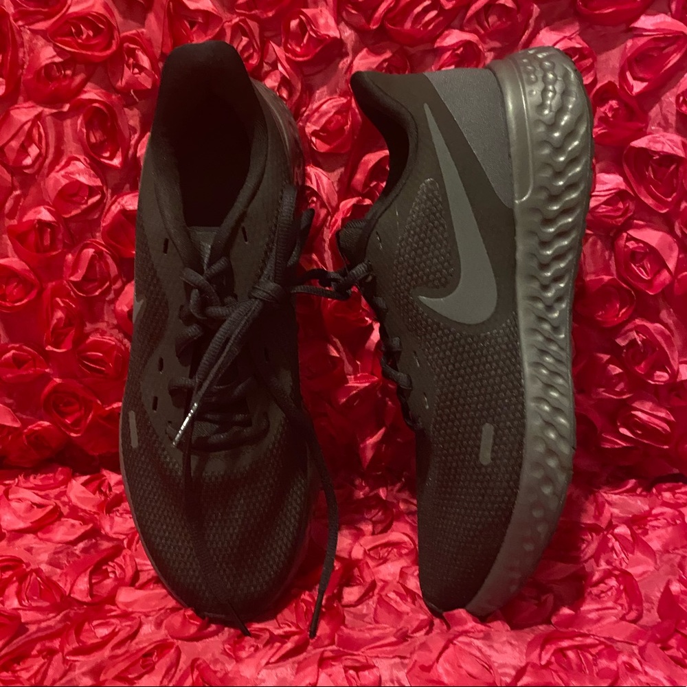 NIKE Men's Revolution 5 Running Shoe - Picture 2 of 10